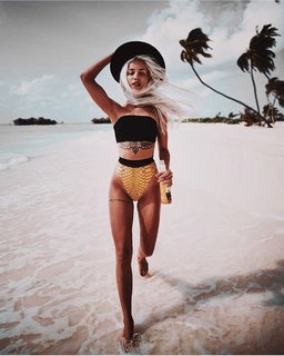 Alina Ceusan feet photo 20