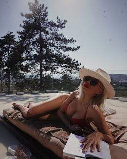 Alina Ceusan feet photo 20