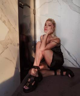 Alina Ceusan feet photo 9