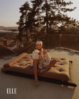 Alina Ceusan feet photo 8