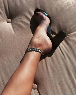 Alina Ceusan feet photo 6