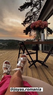 Alina Ceusan feet photo 12