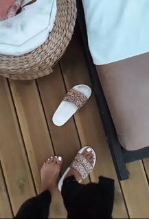 Alina Ceusan feet photo 4