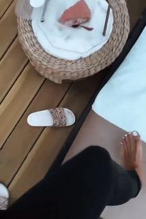 Alina Ceusan feet photo 3