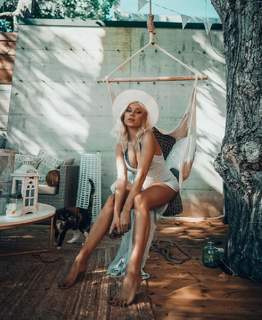 Alina Ceusan feet photo 5