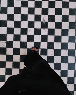 Alina Ceusan feet photo 11