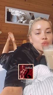 Alina Ceusan feet photo 11