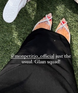 Alina Ceusan feet photo 3