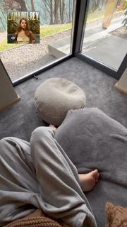 Alina Ceusan feet photo 2