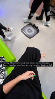 Alina Ceusan feet photo 17