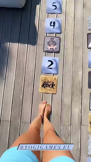 Alina Ceusan feet photo 4