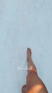 Alina Ceusan feet photo 3