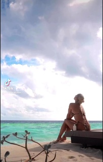 Alina Ceusan feet photo 13