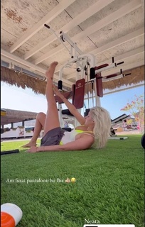 Alina Ceusan feet photo 6