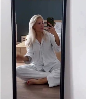 Alina Ceusan feet photo 7