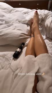 Alina Ceusan feet photo 17