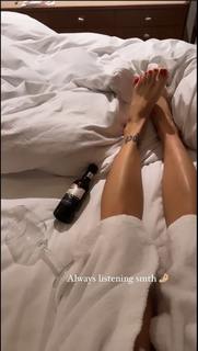 Alina Ceusan feet photo 14