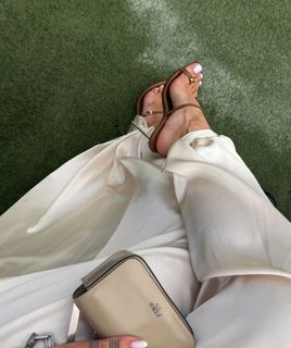 Alina Ceusan feet photo 5