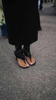 Alina Ceusan feet photo 1
