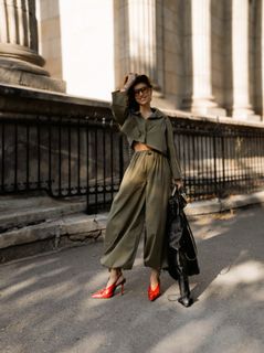 Alina Ceusan feet photo 12