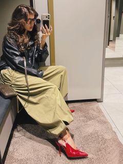 Alina Ceusan feet photo 9