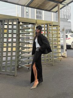 Alina Ceusan feet photo 3