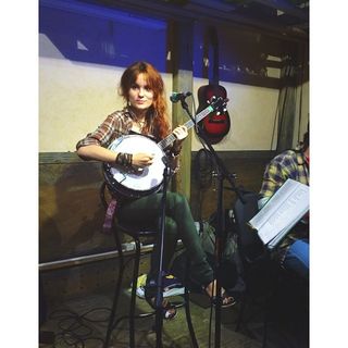 Alina Gingertail feet photo 5