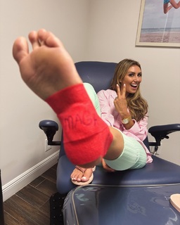 Alina Habba feet photo thumbnail