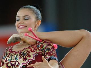 Alina Kabaeva feet photo thumbnail