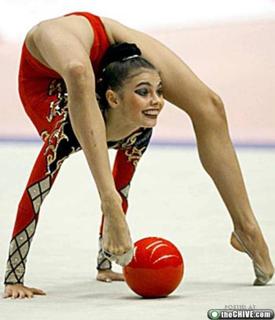 Alina Kabaeva feet photo thumbnail