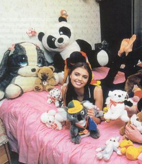 Alina Kabaeva feet photo thumbnail