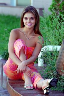 Alina Kabaeva feet photo thumbnail