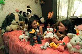 Alina Kabaeva feet photo thumbnail