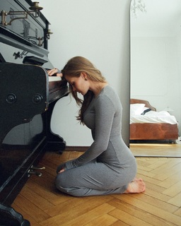 Alina Lanina feet photo thumbnail