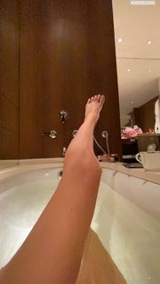 Alina Lobacheva feet photo thumbnail
