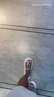 Alina Lobacheva feet photo thumbnail