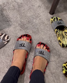 Alina Lobacheva feet photo thumbnail