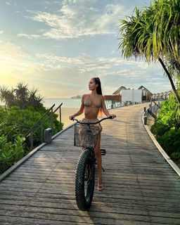 Alina Lobacheva feet photo thumbnail