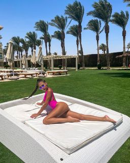 Alina Lobacheva feet photo thumbnail