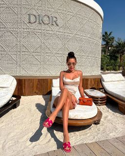 Alina Lobacheva feet photo thumbnail