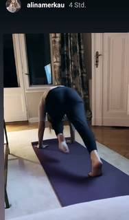 Alina Merkau feet photo thumbnail