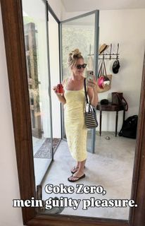 Alina Merkau feet photo thumbnail