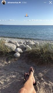 Alina Merkau feet photo thumbnail