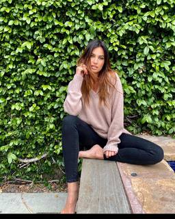 Alina Puscau feet photo 1