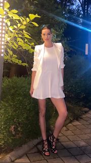 Alina Puscau feet photo 9