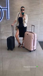 Alina Puscau feet photo 9
