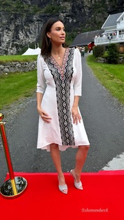 Alina Puscau feet photo 19