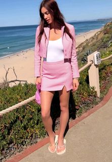 Alina Puscau feet photo 1