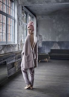 Alina Süggeler feet photo 3