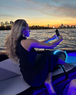 Alina Zagitova feet photo thumbnail